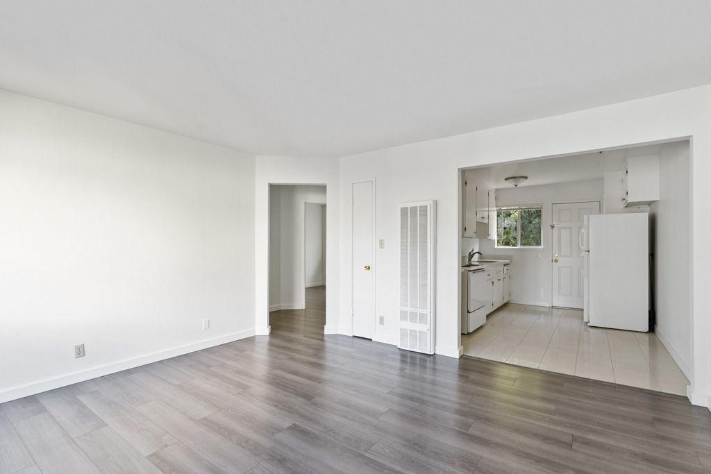 1833 Clinton Ave #D