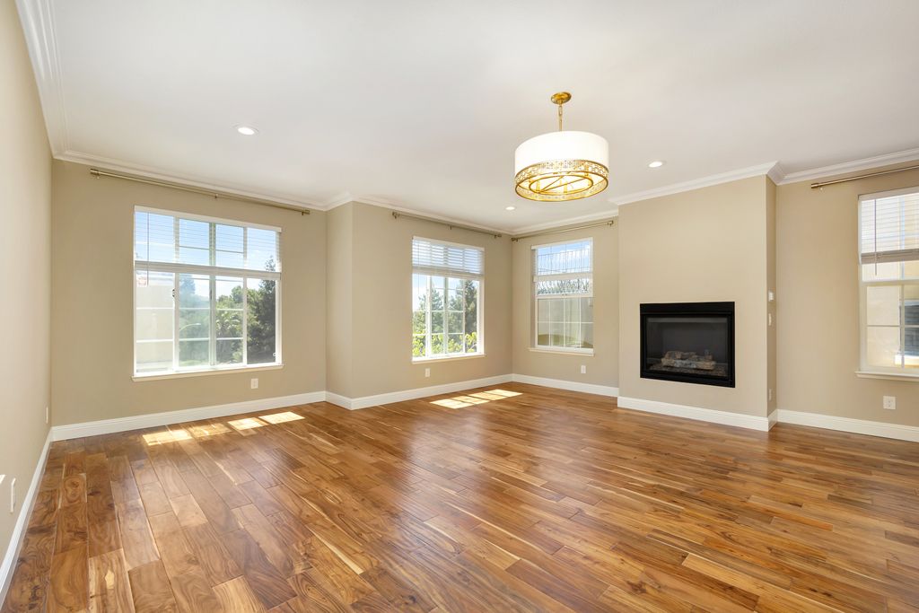1260 Ariane Ct 