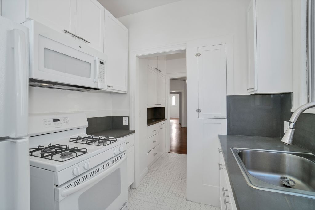 1415 Grand St #1