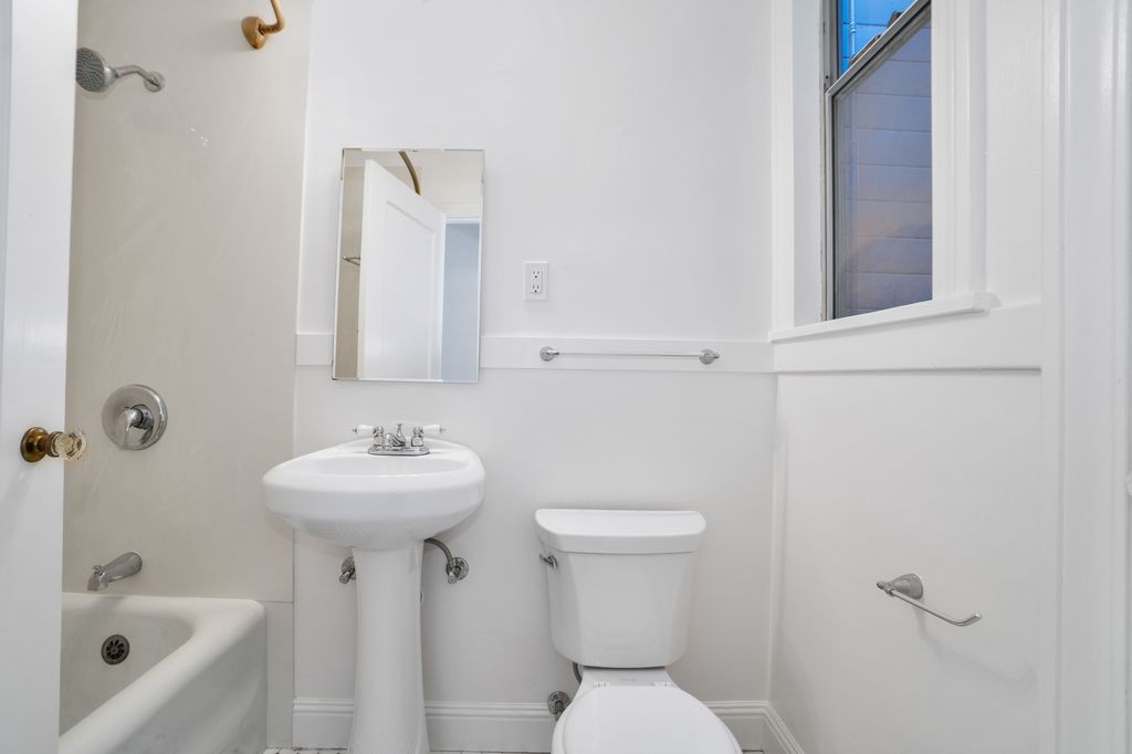 1415 Grand St #1