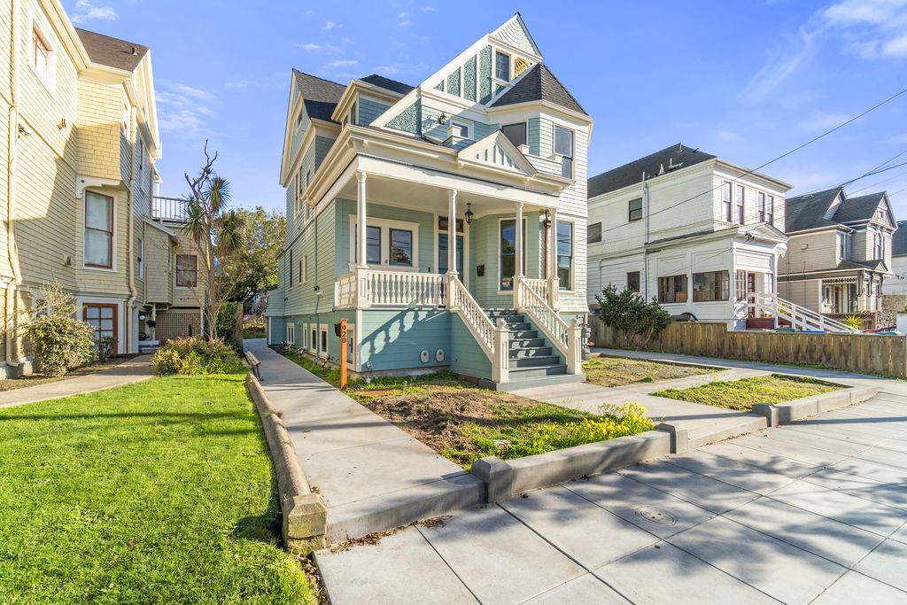 920 Lafayette Street 