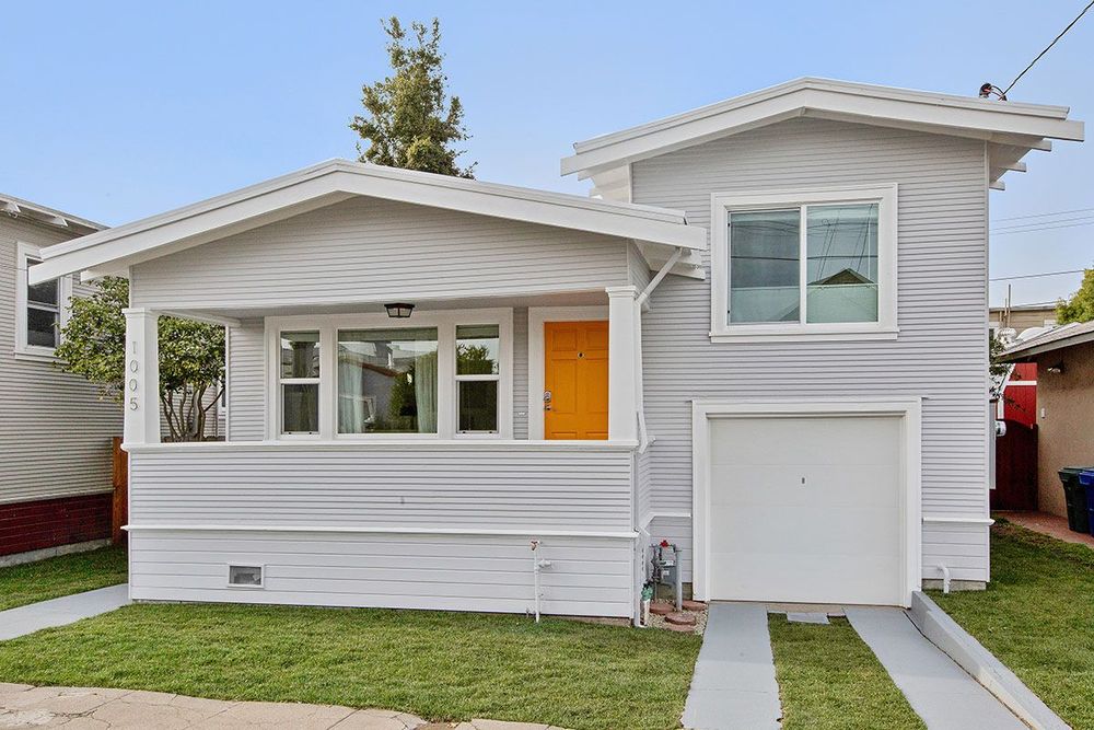 1005 College Avenue