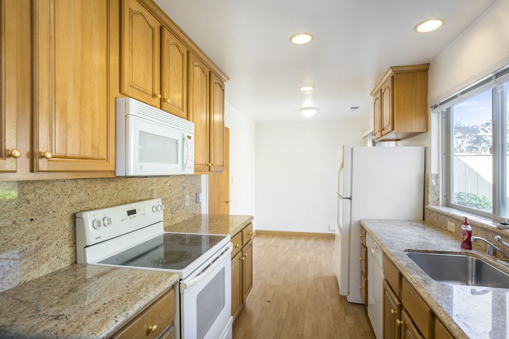 1125 Island Drive 