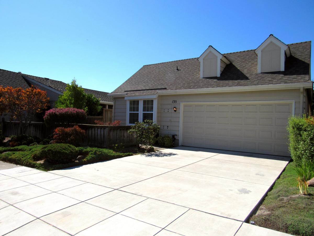 135 Weymouth Court 