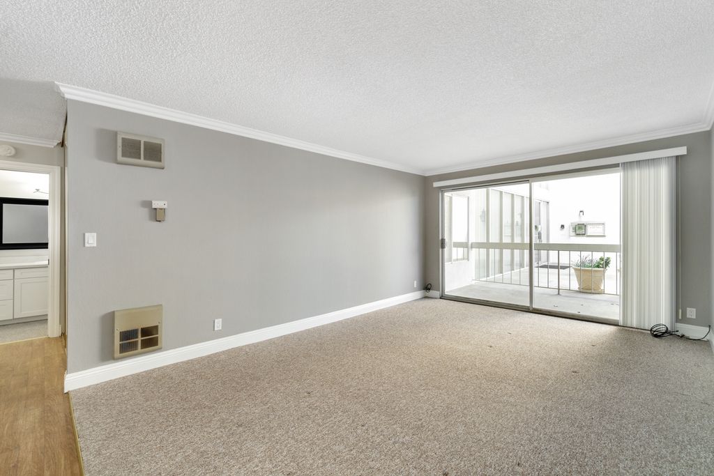 960 Shorepoint Ct #107