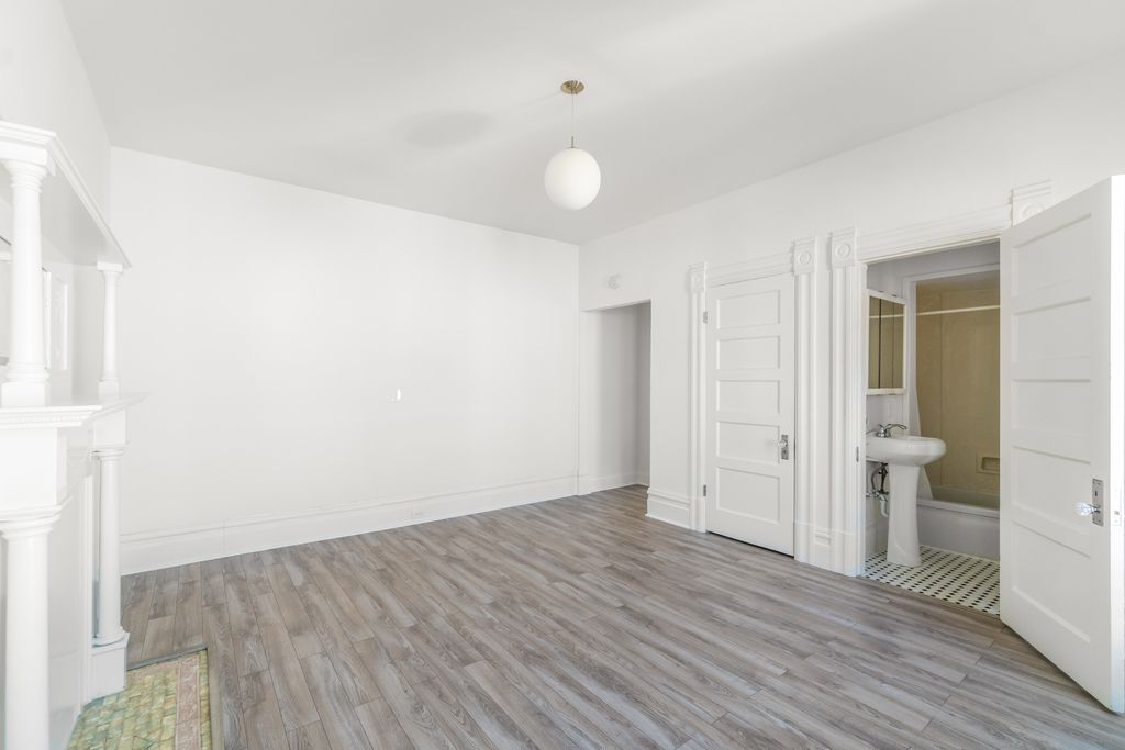 2103 Clinton Ave #C