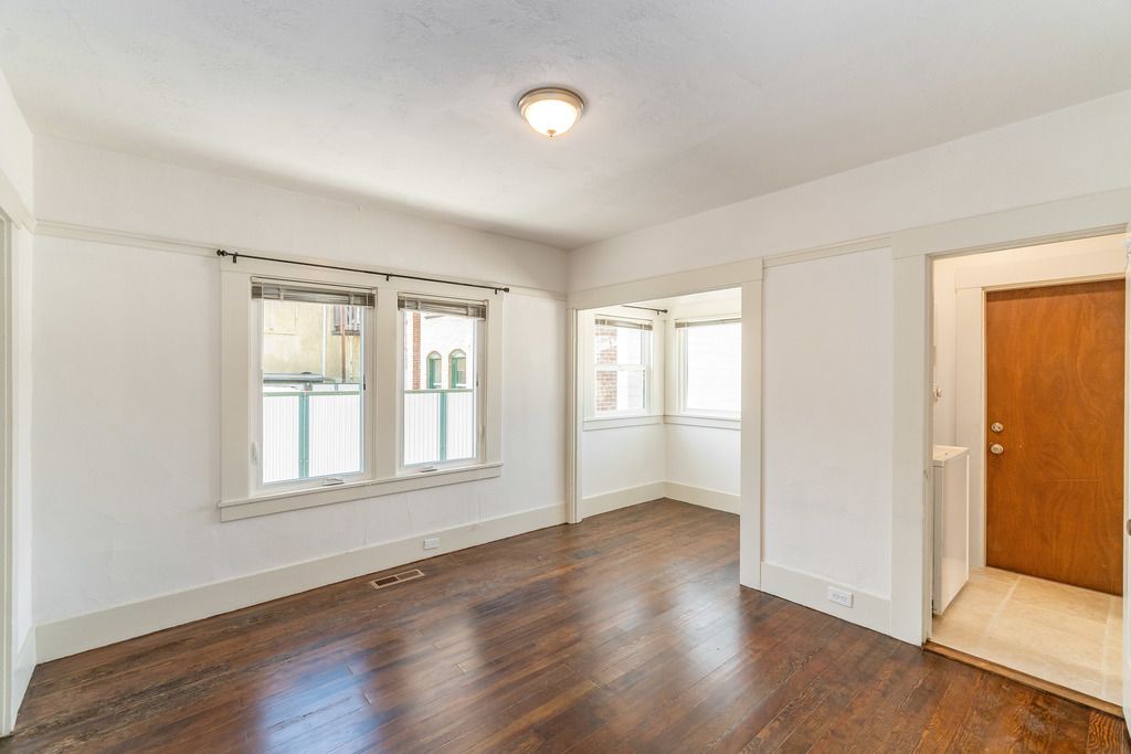 2431 Clement Ave