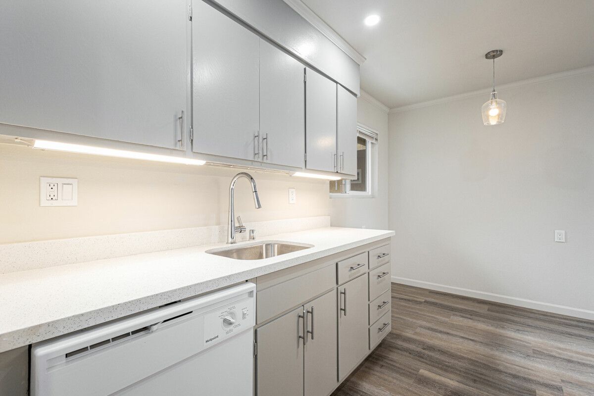 145 17th Street #208