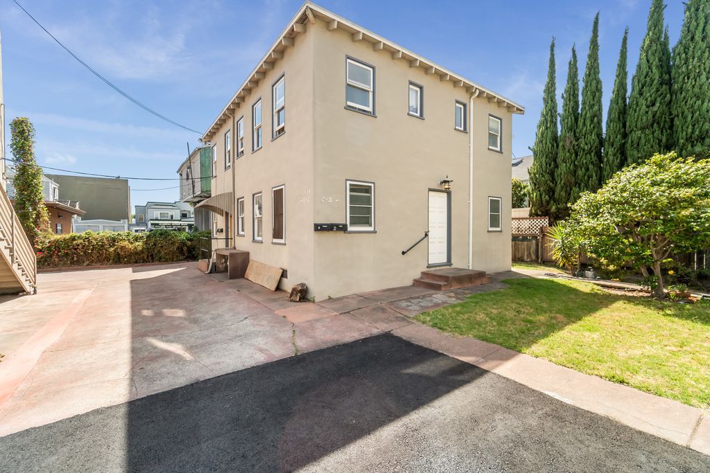 1535 Everett #D