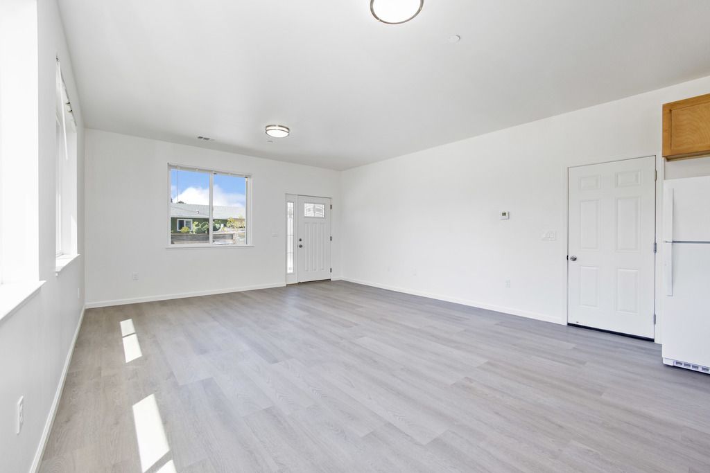 2408 W Ave 134th 