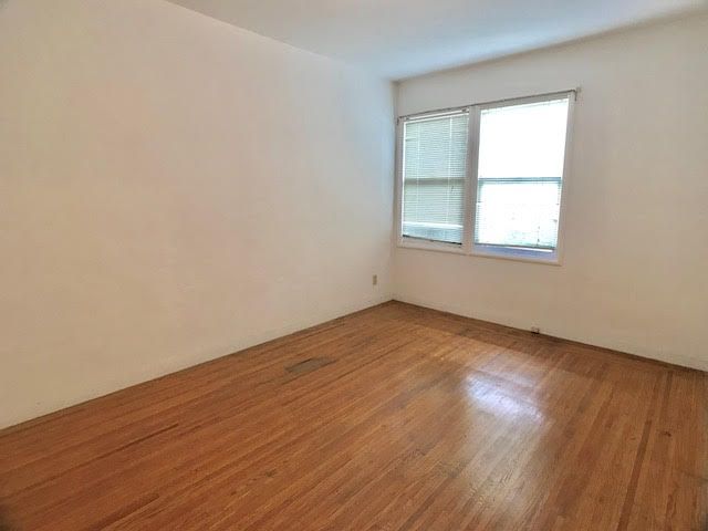 1537 Everett Street #2