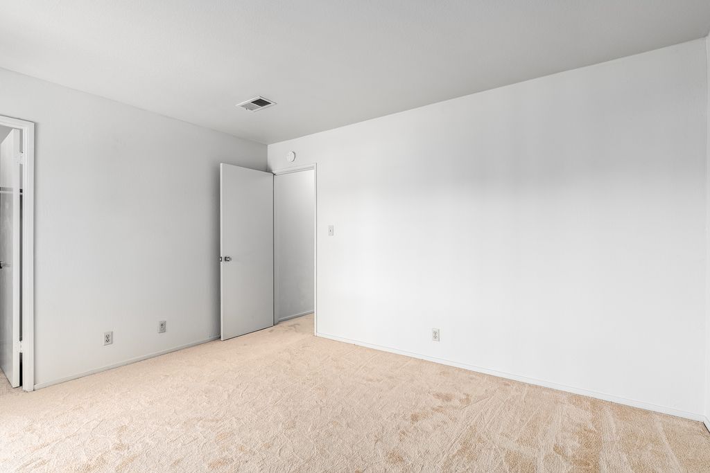 1115 Camino Del Valle 