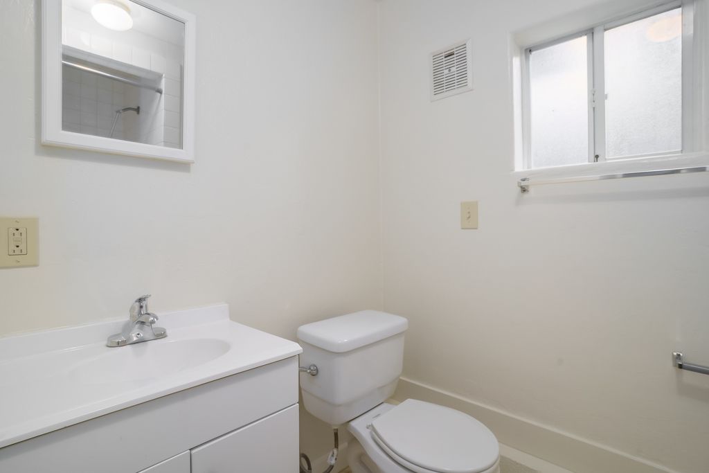 1526 Verdi St. #A