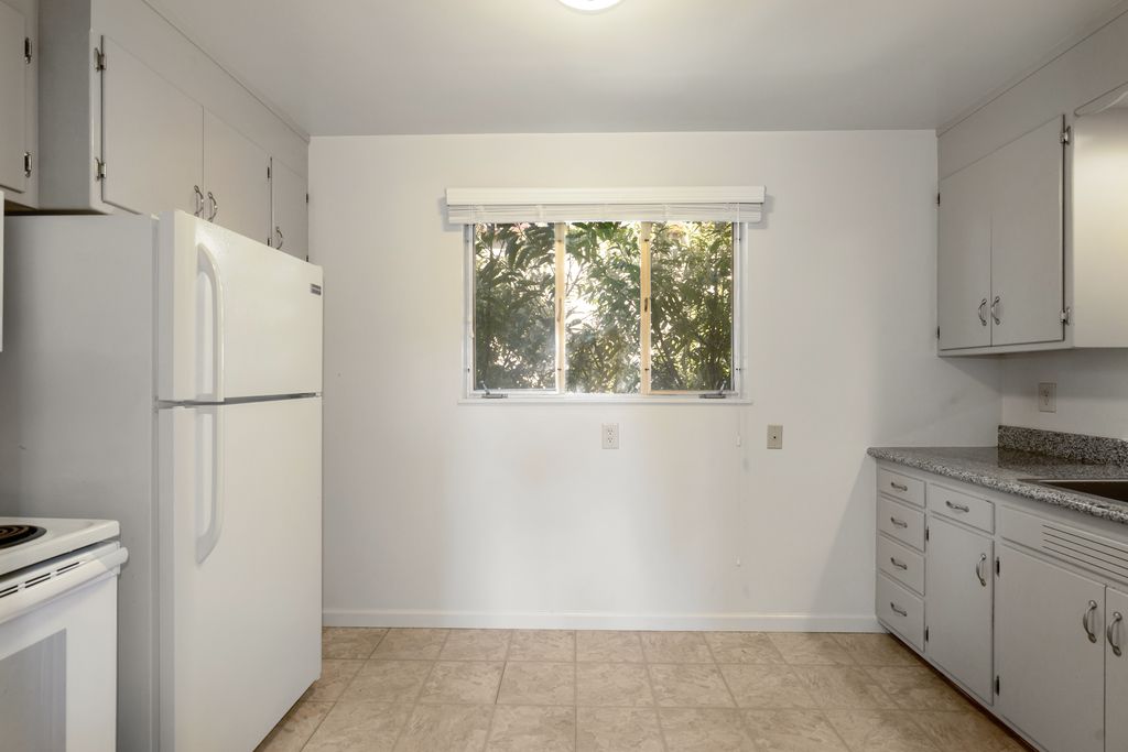2145 Santa Clara Ave #K