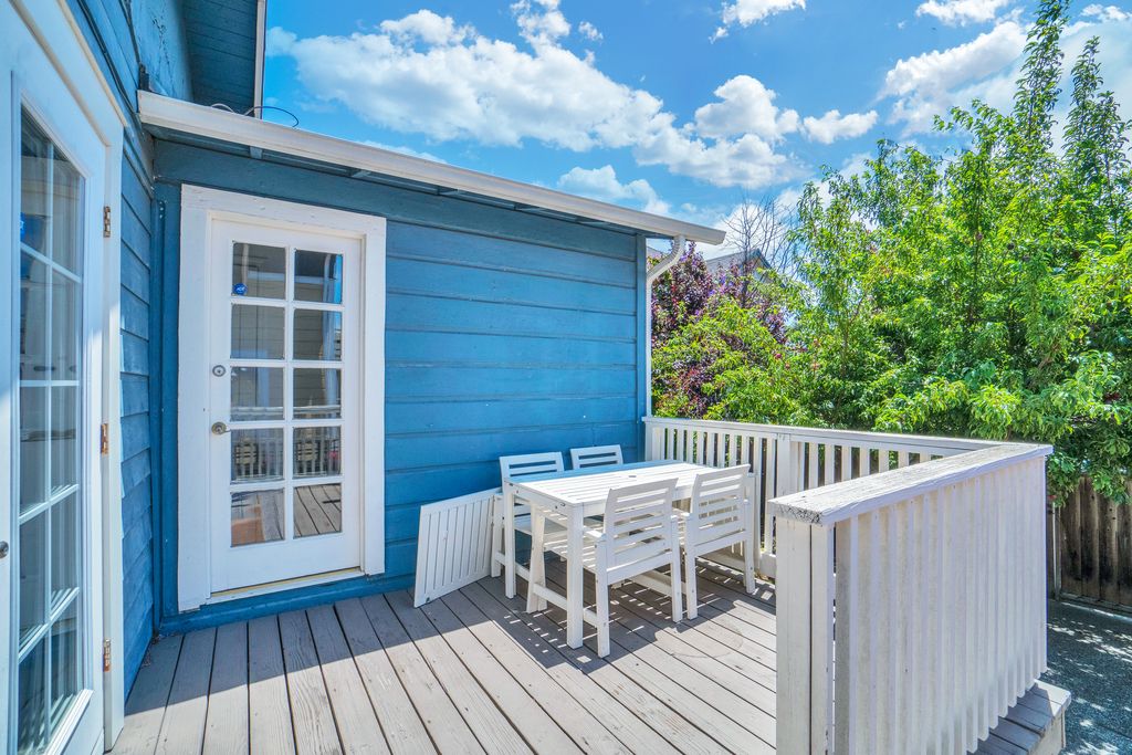 3244 Encinal Ave 