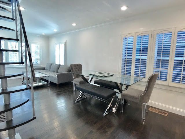903 San Antonio