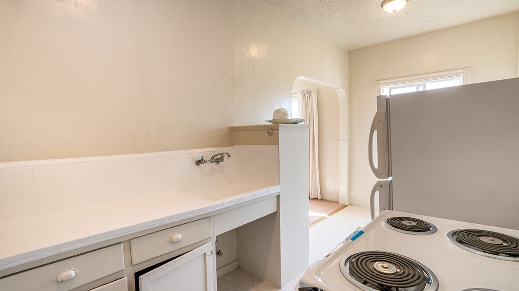 621 Central Ave #211