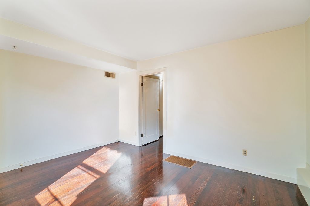 525 Taylor Ave #B
