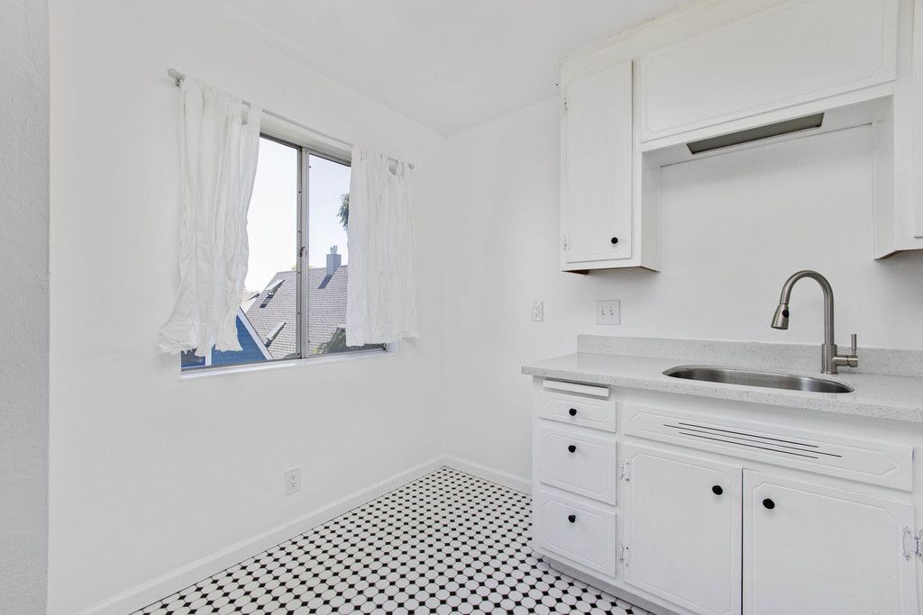 1836 Central Ave #L