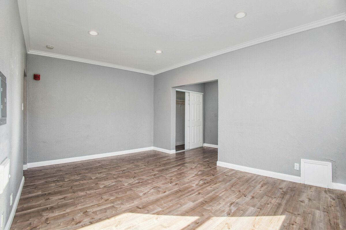 1829 6th Ave #303
