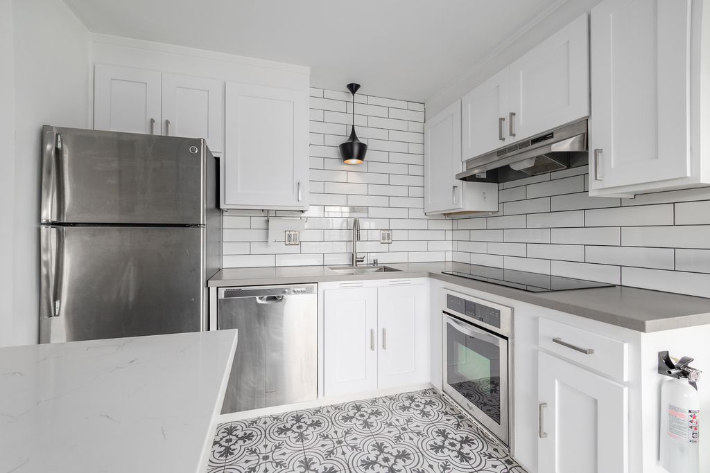 339 Broadway #210