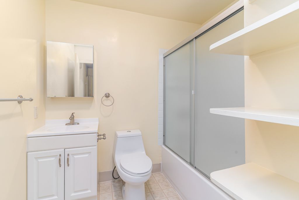 2045 Santa Clara #E