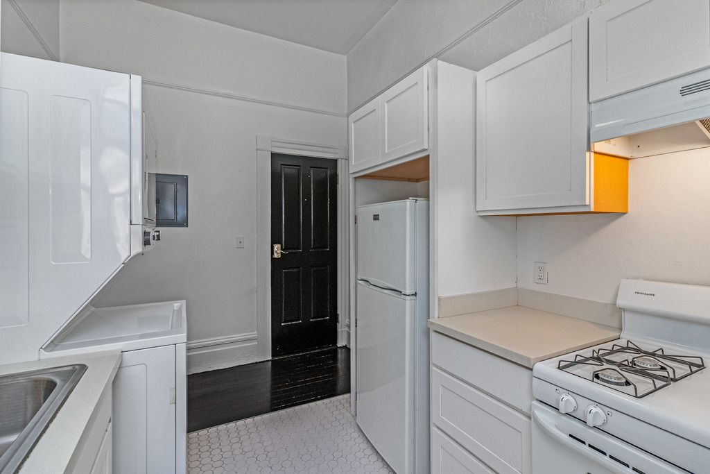 2108 San Antonio Avenue #3