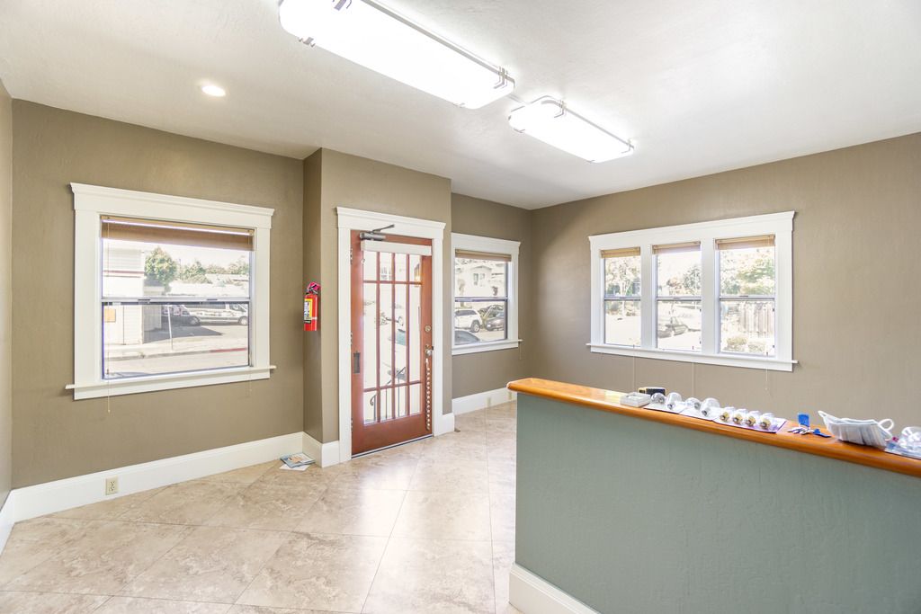 3111 Santa Clara Ave