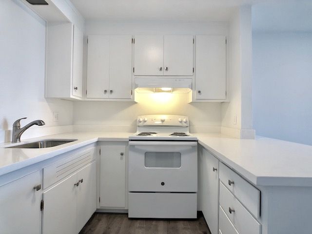 1825 Shoreline Drive #313