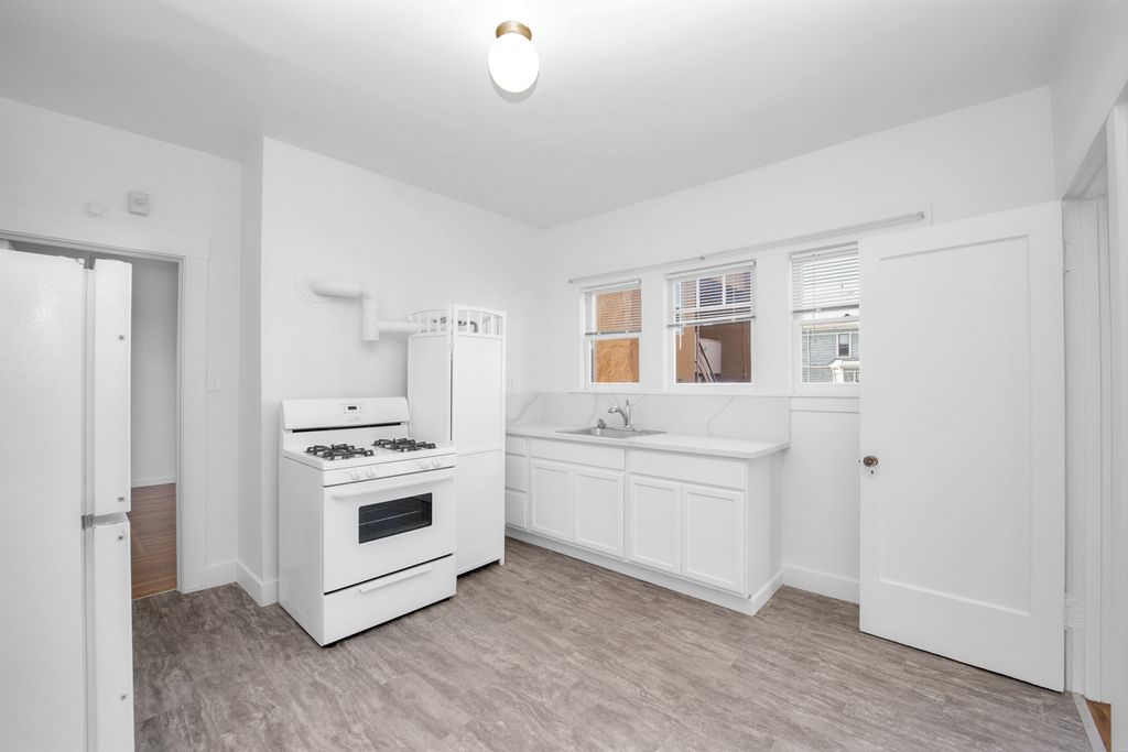 1535 Everett Street #2 