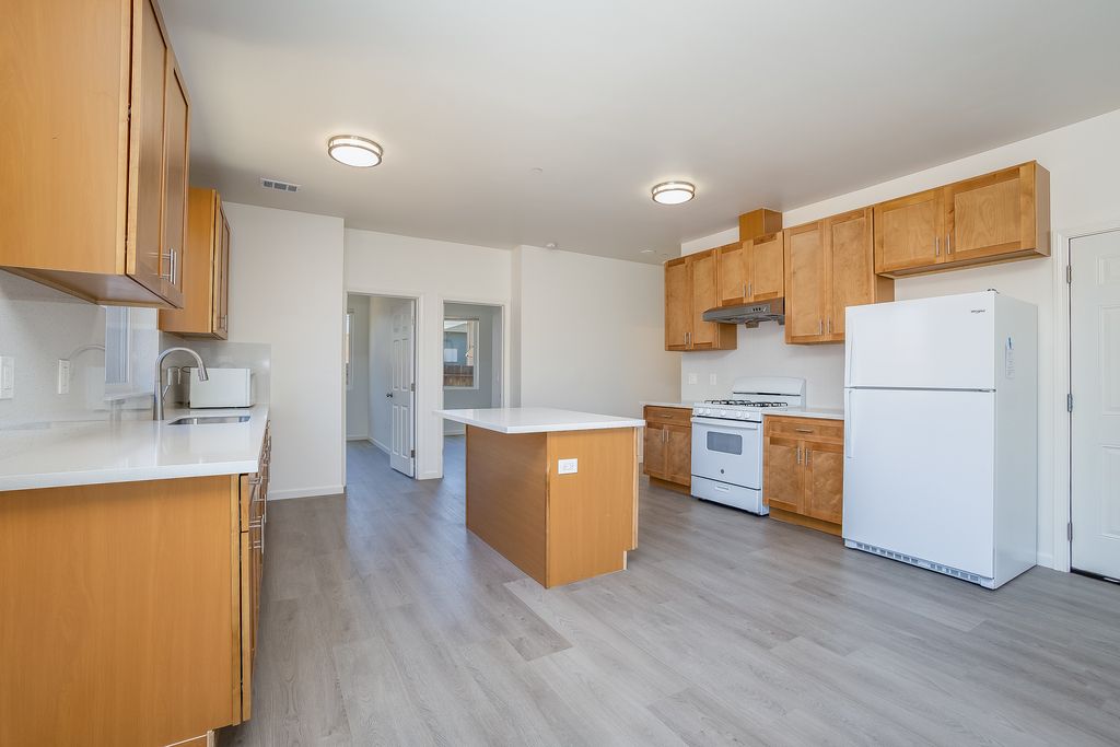 2406 W Ave 134th 
