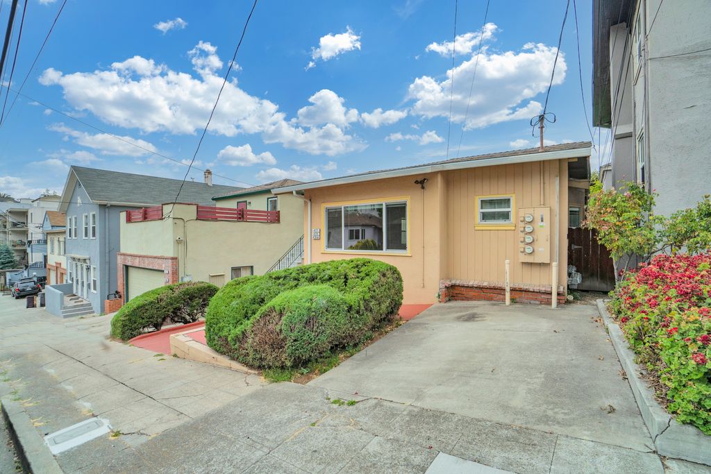 479 Stow Ave