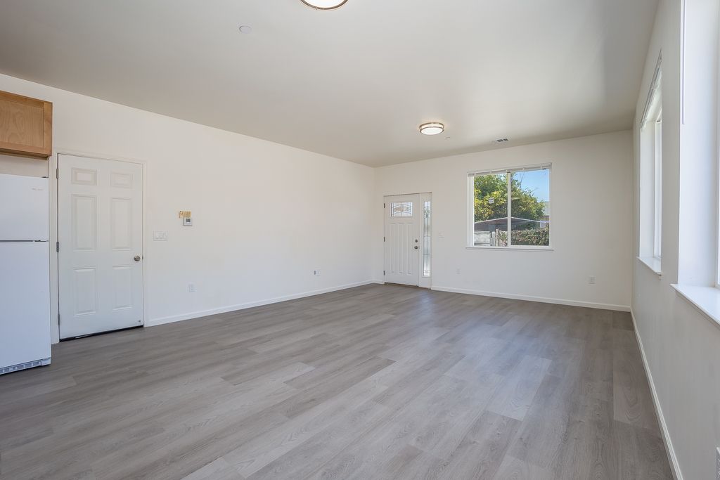 2406 W Ave 134th 