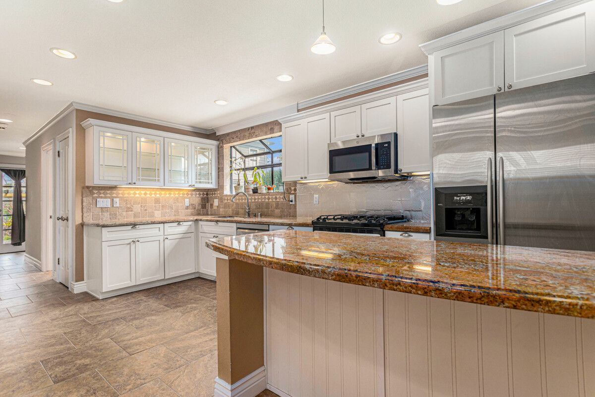 831 Santa Clara Ave 