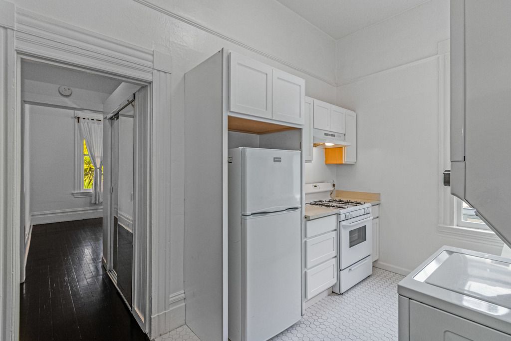 2108 San Antonio Avenue #3