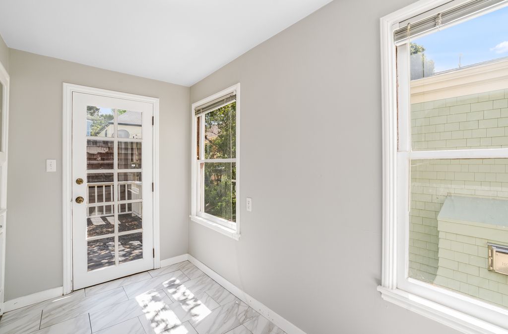 928 Lafayette St #1