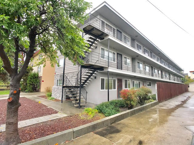 2136 Lincoln Avenue #L