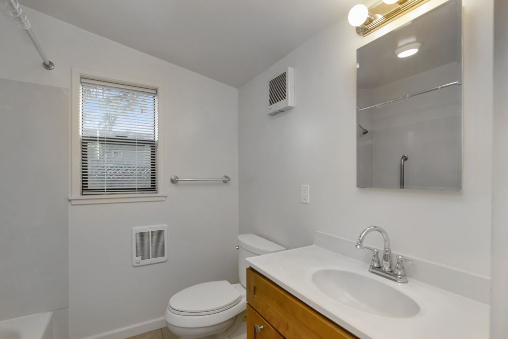2510 Eagle Ave #B
