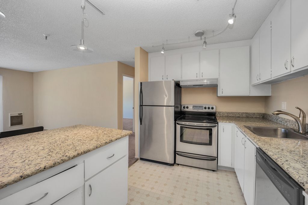 325 Lenox Ave #406
