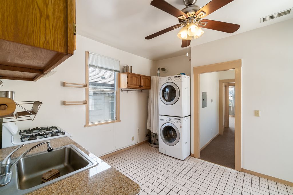 1217 Santa Clara #B