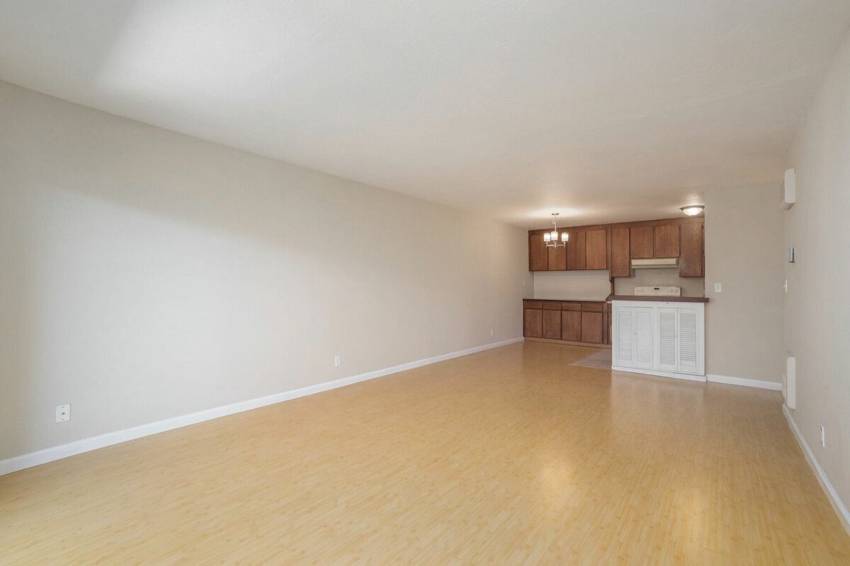 965 Shorepoint Ct. #211 