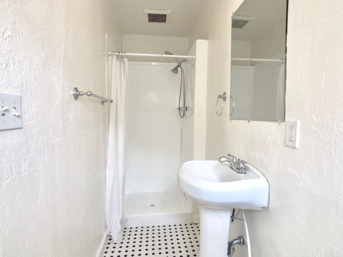 2108 San Antonio #4