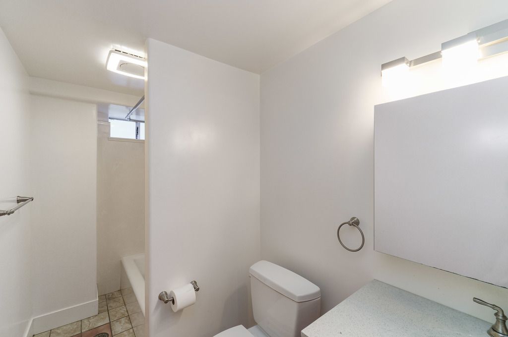 1528 Mozart Street #B