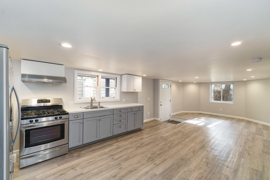 1528 Mozart Street #B