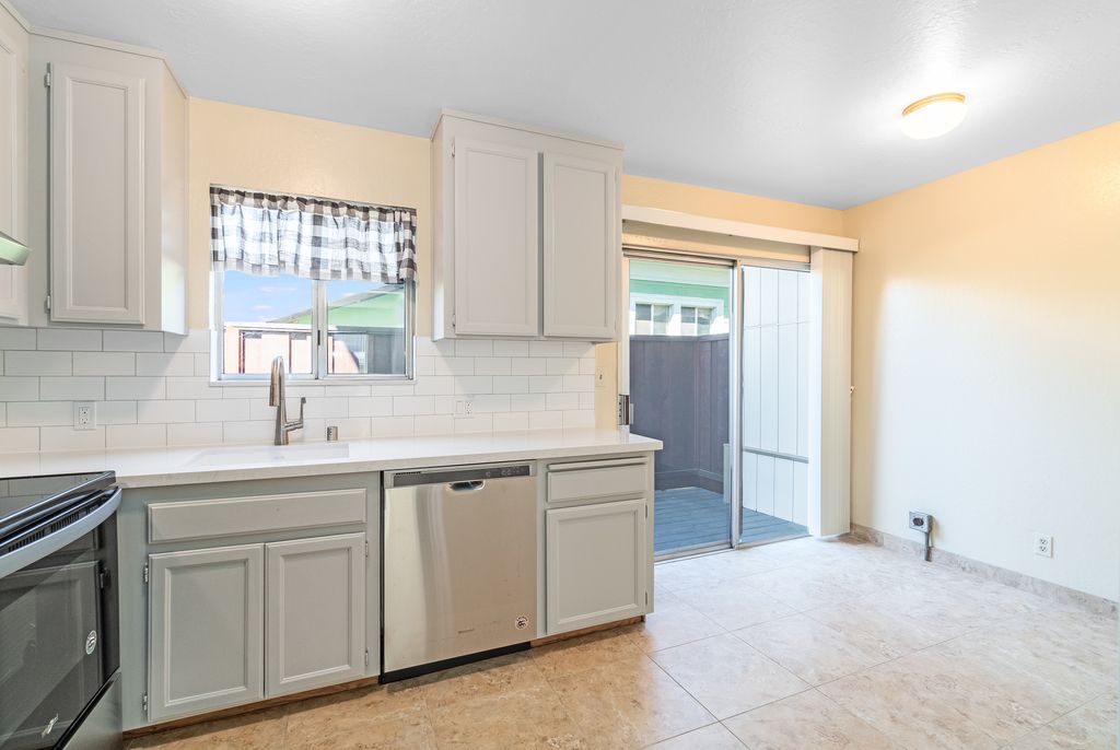 1319 High Street #B