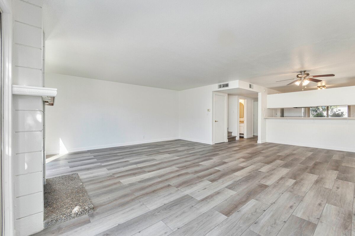 1111 Via Alamosa