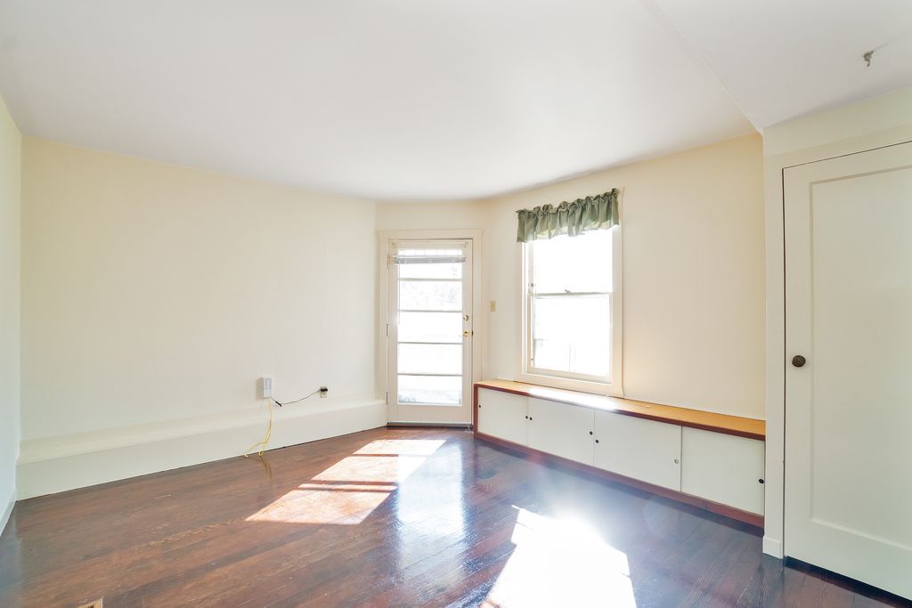 525 Taylor Ave #B