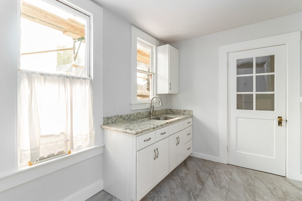928 Lafayette Street #2 