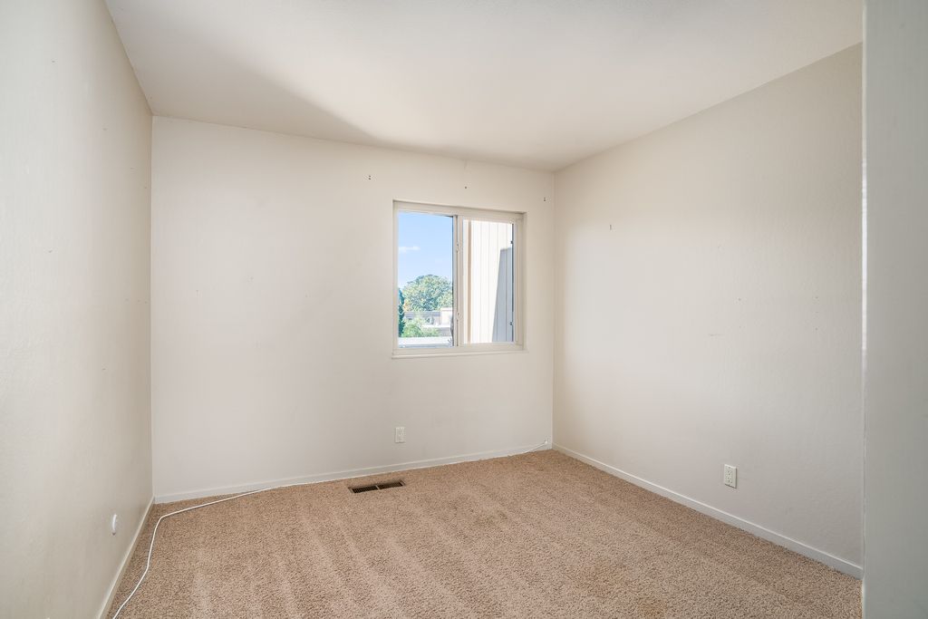 3213 Phoenix Lane 