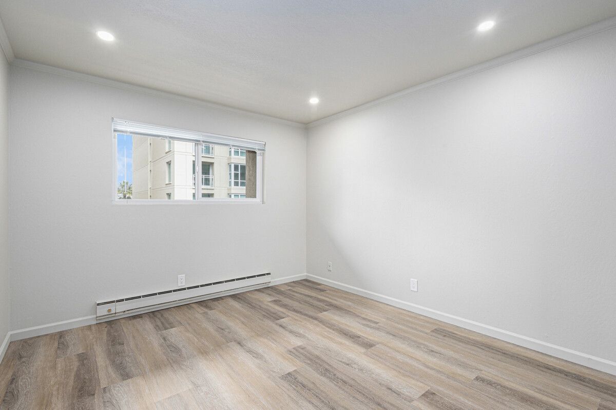 145 17th Street #208